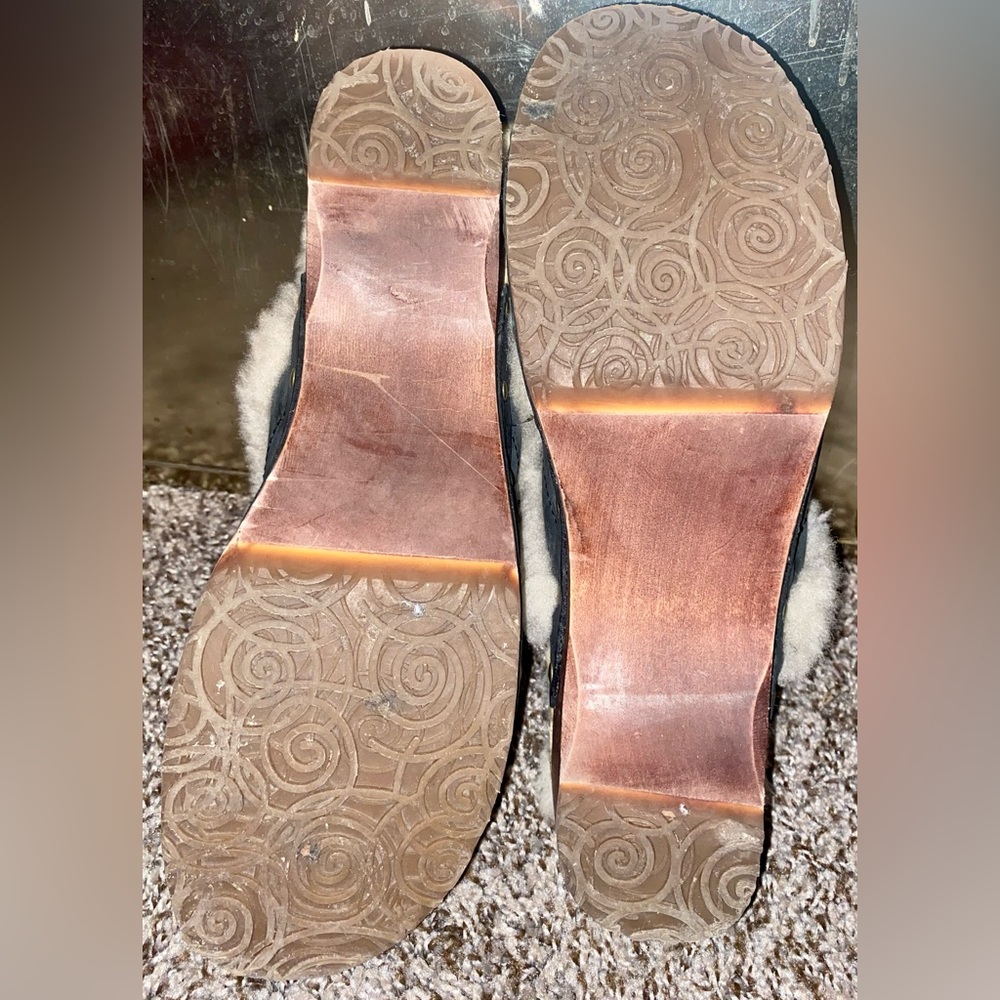 Ugg Clogs - image 4